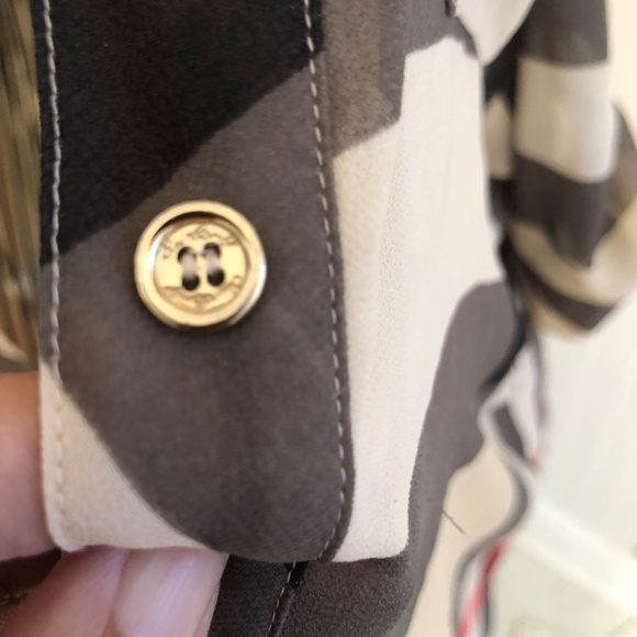 Silk Burberry Lined Small Blouse - Picture 7 of 7